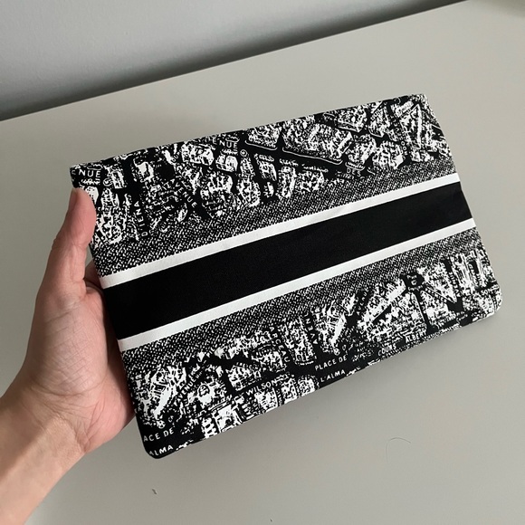 Dior Beauty Plan De Paris Cosmetic Pouch - Picture 5 of 10